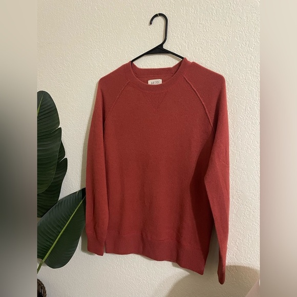 AE77 Premium Cashmere-Blend Crew Neck Sweater UNISEX - Picture 1 of 4